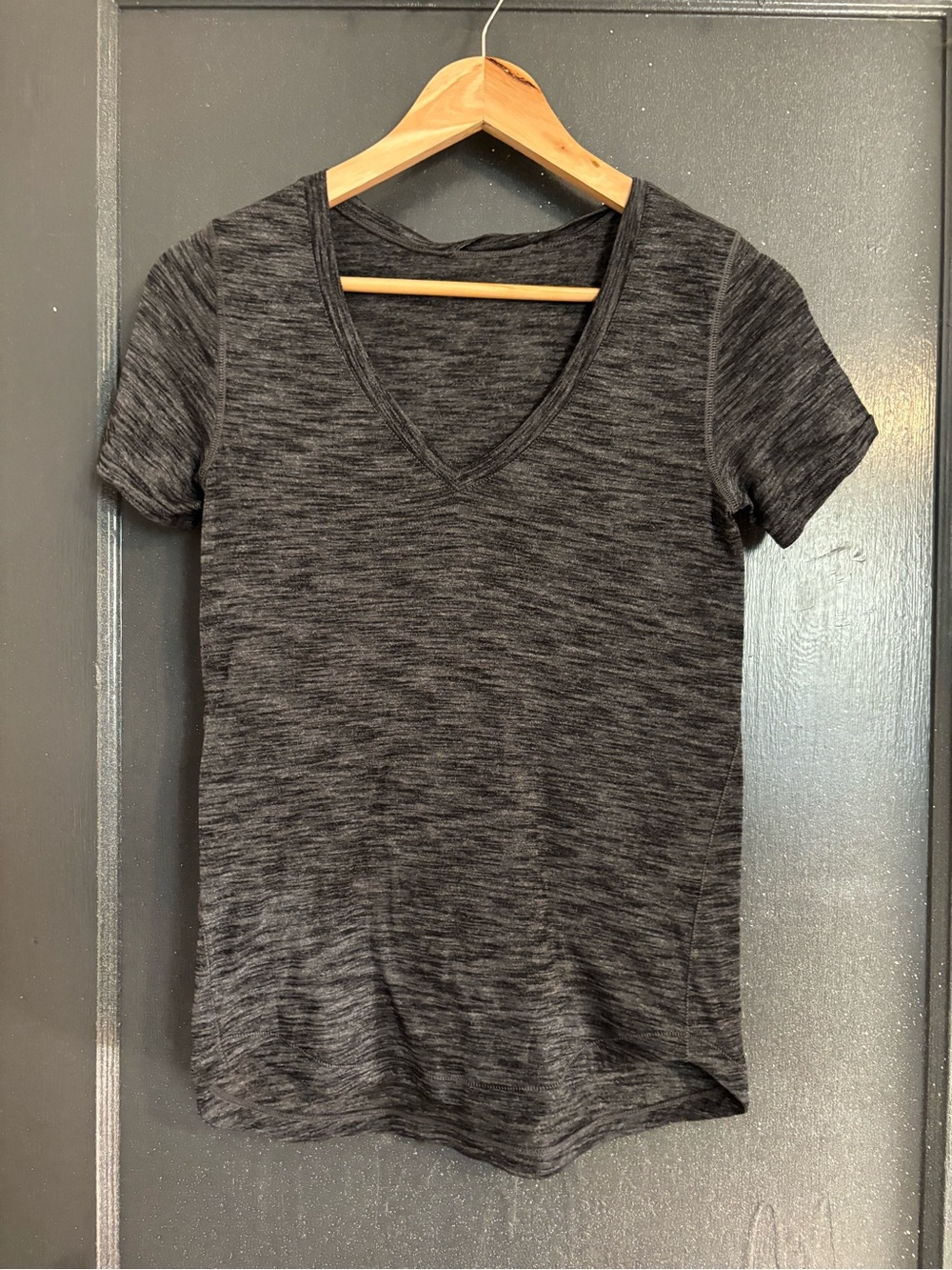 lululemon athletica Women's V-Neck Tee - Dark Heather Gray